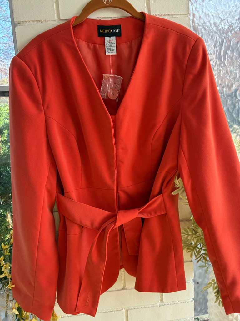 Metrostyle Women's Coral Belted V-Neck Blazer
